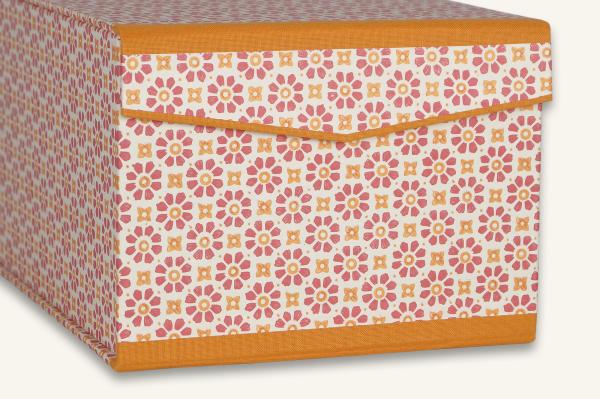 Bilderbox gelb,orange,Blumenmuster stilisiert,geometrisch,Klappdeckel, Magneterschluß überlappend,schmale Leinenkanten in orange